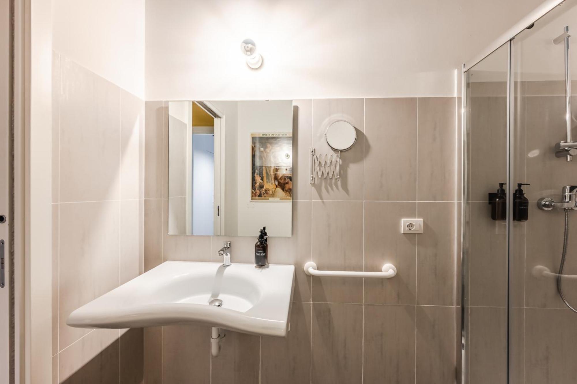Infinity Suite Verona Free Parking Екстер'єр фото